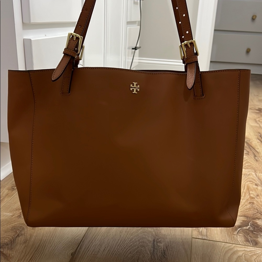 Tory Burch Brown Leather Tote with Structured Design